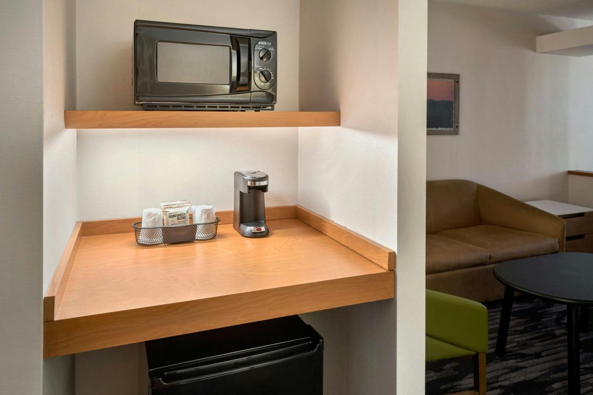 Fairfield Inn & Suites Woodbridge Avenel Extérieur photo