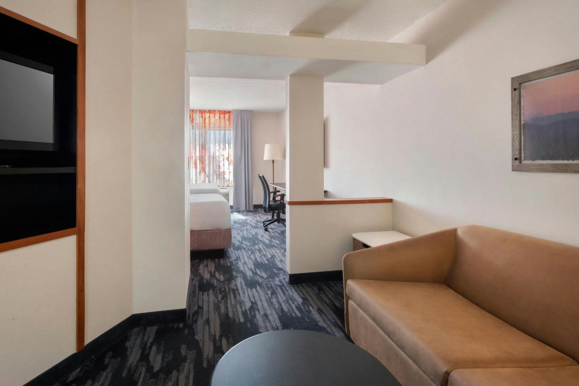 Fairfield Inn & Suites Woodbridge Avenel Extérieur photo