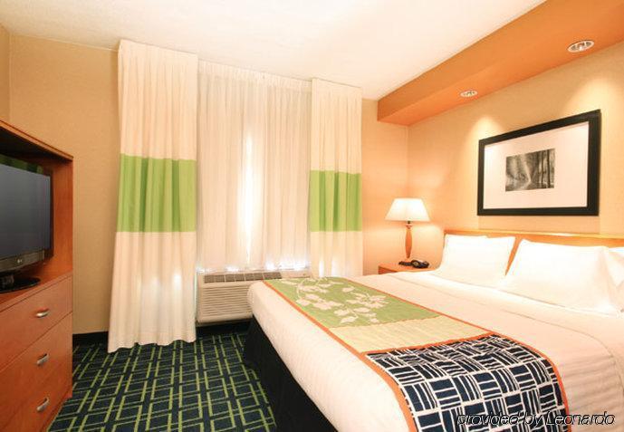 Fairfield Inn & Suites Woodbridge Avenel Extérieur photo